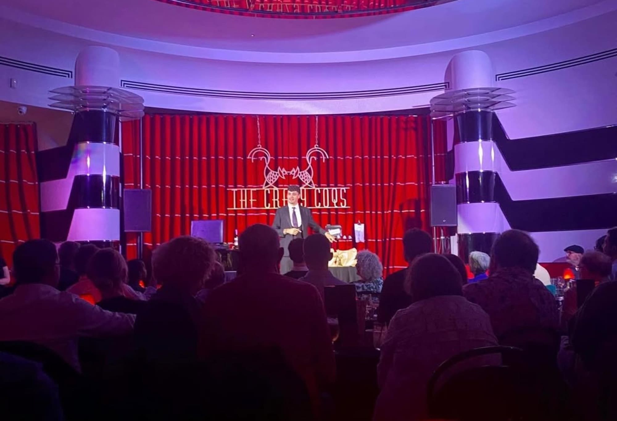 Josh King performing live (photo 8)